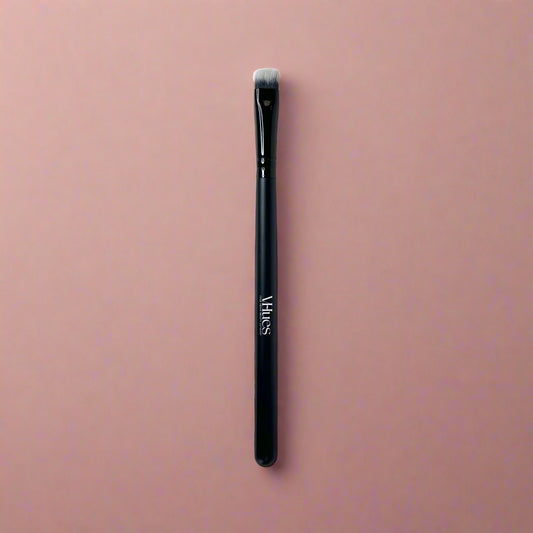 Packing Eye Brush.png