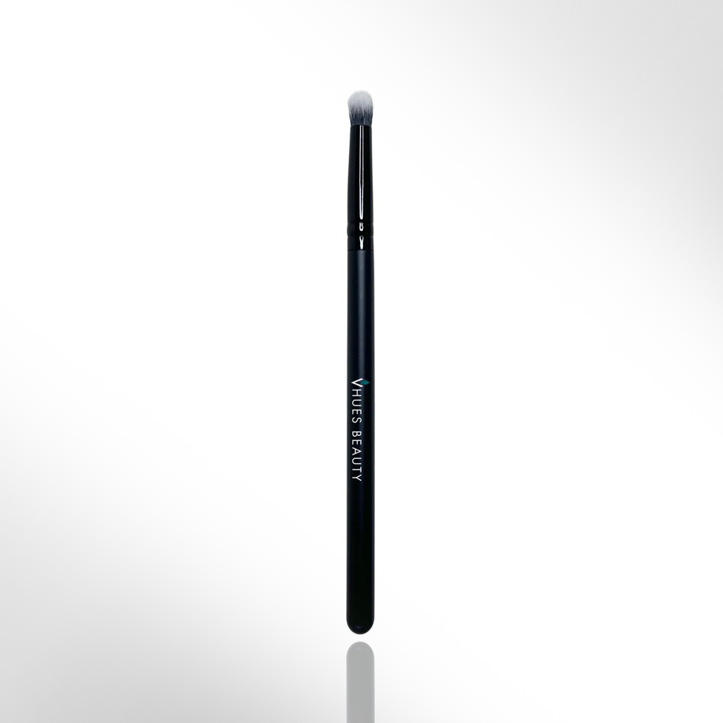 Mini Crease Brush · Targeted Definition