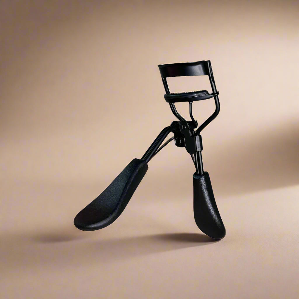Padded Eyelash Curler_3.png
