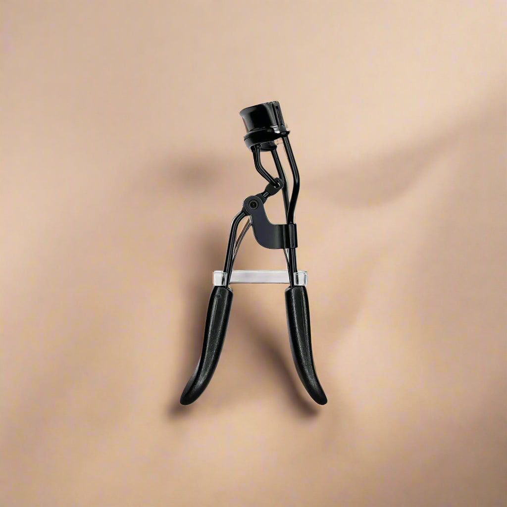 Padded Eyelash Curler.png