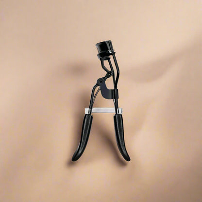 Padded Eyelash Curler.png
